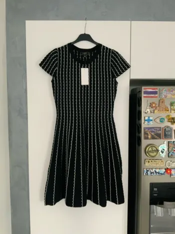 Robe lipsy noir et blanche