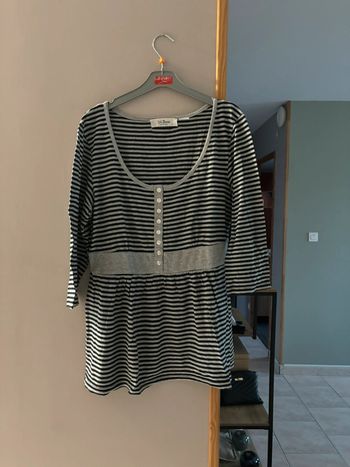 Tunique manches 3/4 rayée noire et grise avec boutons