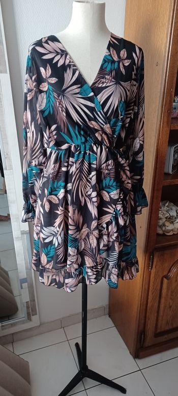 Très jolie robe femme T U