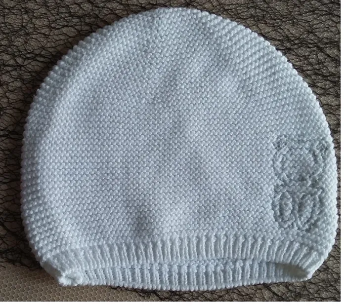 bonnet obaibi blanc 1/3 mois NEUF jamais porté