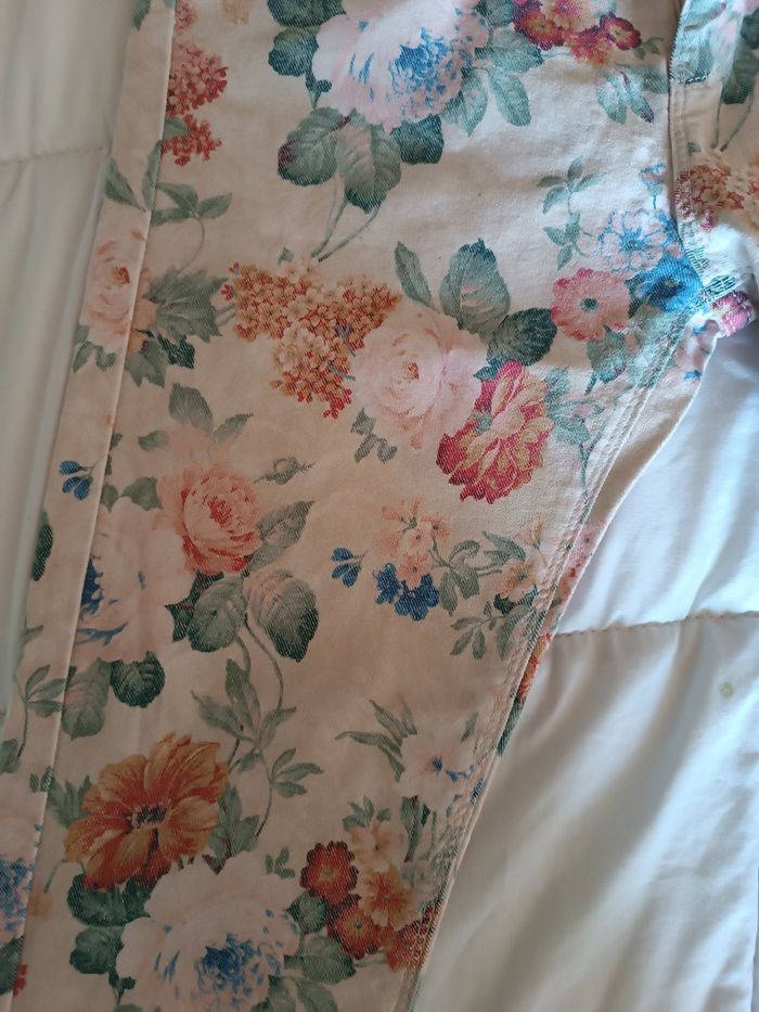 Pantalon fleurs T 36 Zara - photo numéro 2