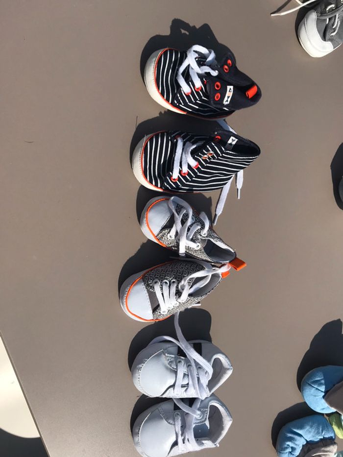 Lot de 3 paires de chaussures 3-6 mois neuves