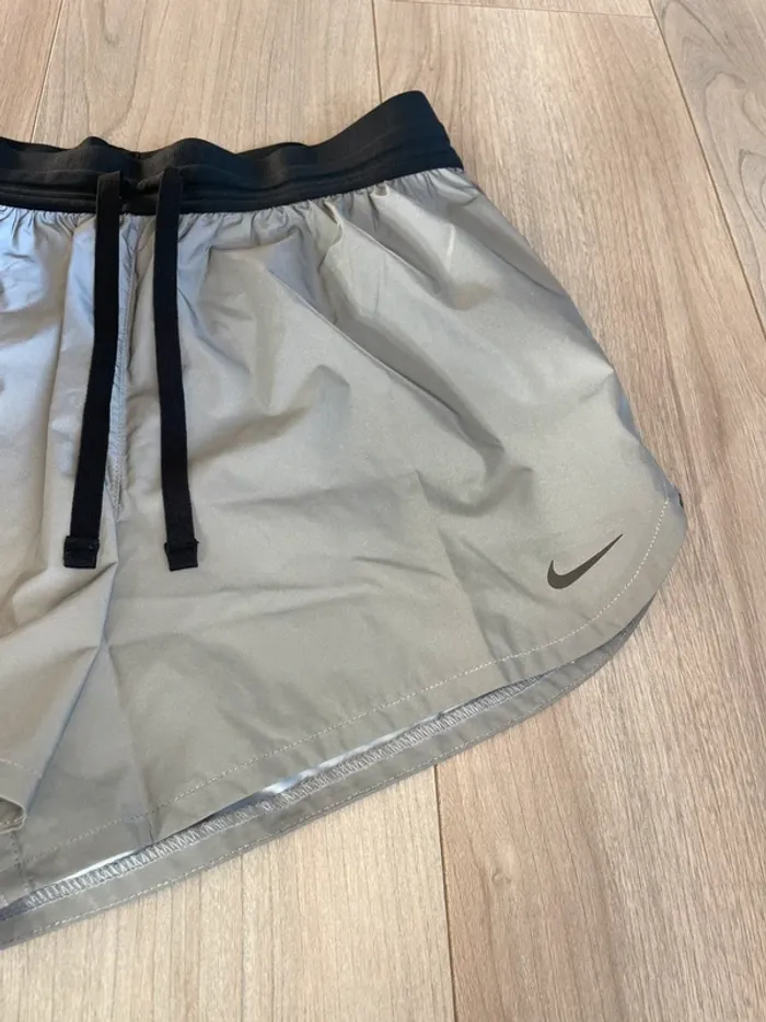 Short de running Nike Division Reflective S - photo numéro 2