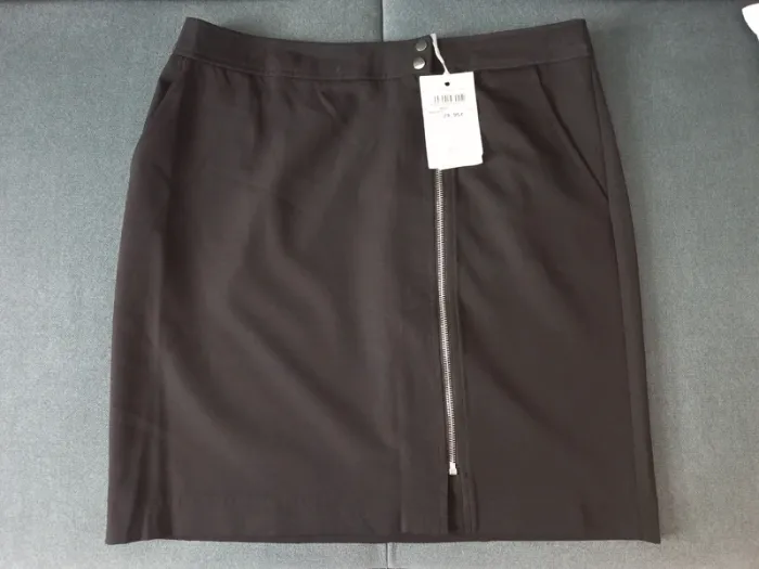 Jupe noir 44 neuve - photo numéro 4