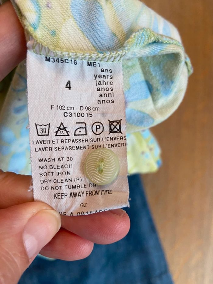 Ensemble jupe-short, teeshirt et gilet Catimini taille 4 ans - photo numéro 5