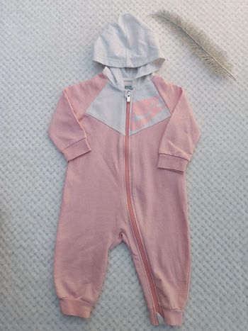 🔸Combinaison rose et blanche Nike - 9 mois🔸