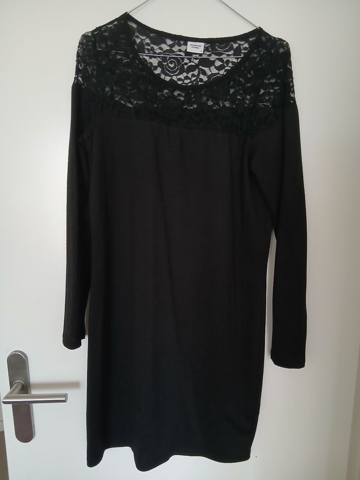 Robe pull dentelle