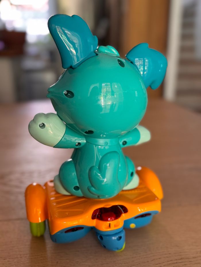 Titou le chien hoverboard - photo numéro 3