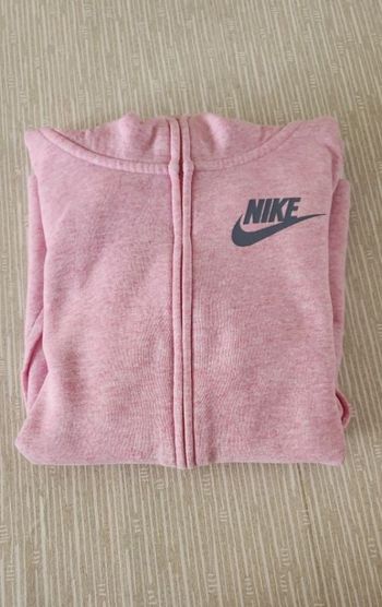 Veste rose Nike avec capuche