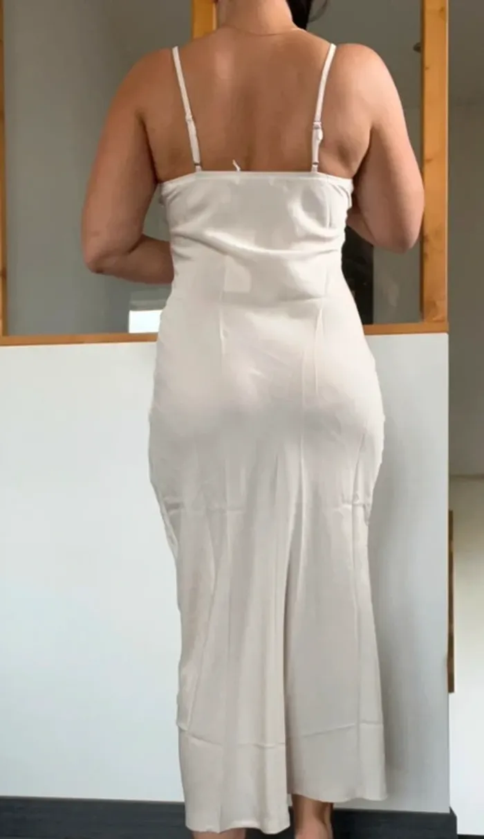 Robe soirée mariage beige soie sexy - photo numéro 5