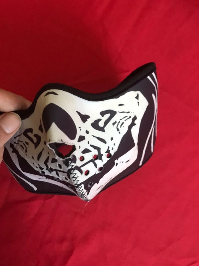 Masque de moto cache-nez à scratch. - photo numéro 3