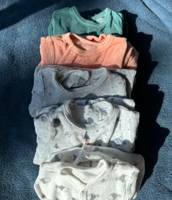💤 Lot de 5 pyjamas velours bébé 1 mois