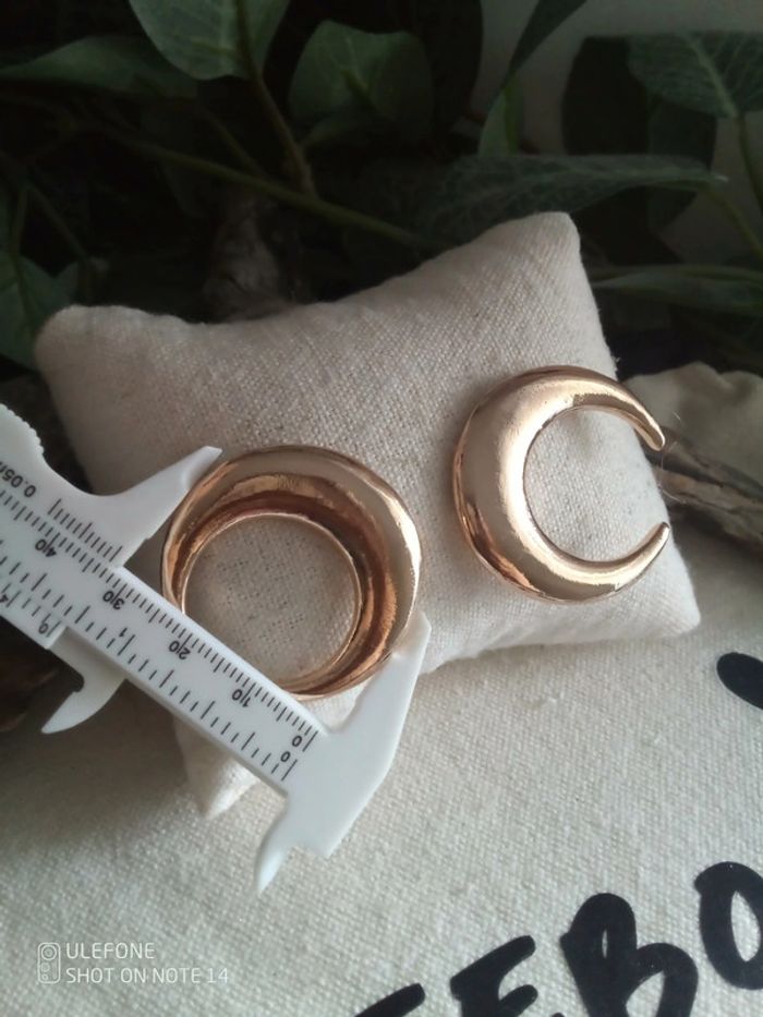 Boucles d'oreilles bohèmes lunes dorées - photo numéro 2