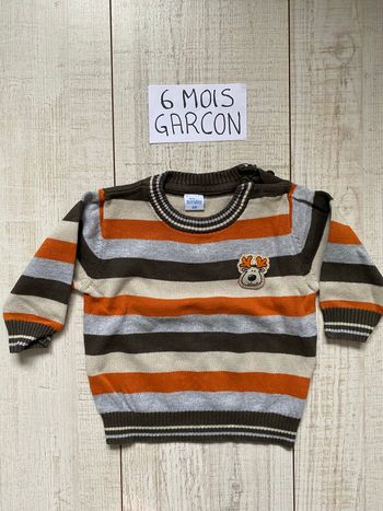 Pull à manches longues cerf à rayures