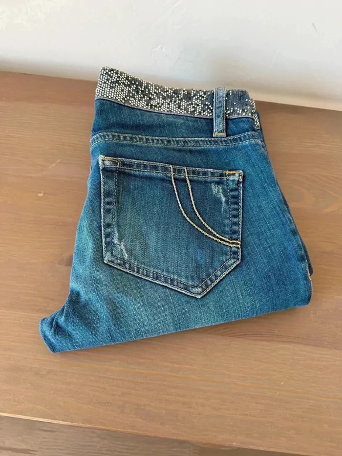 Jean Maje Pop Corn T.34 - L'Élégance Décontractée avec une Touche Scintillante ! - photo numéro 3