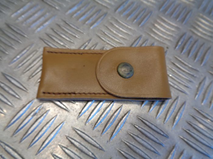 pochette en cuir pour trousse de nettoyage armee militaire
