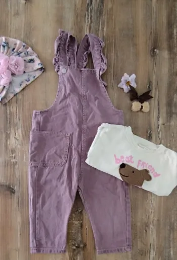 Salopette violette fille Zara et t-shirt manche longue