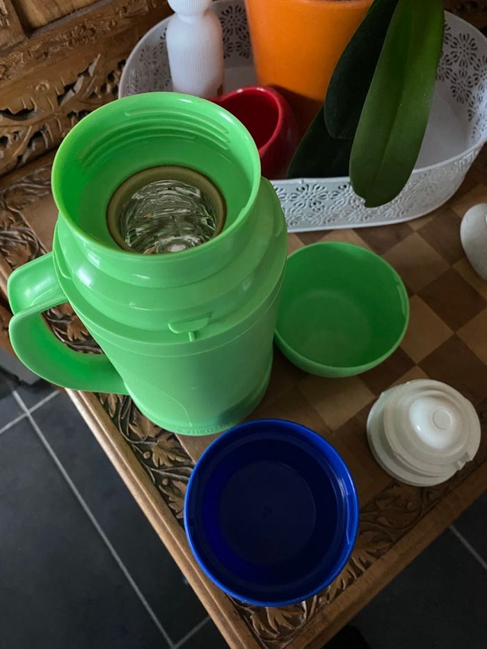 Thermos verte 0,5 litre très bon état - photo numéro 2