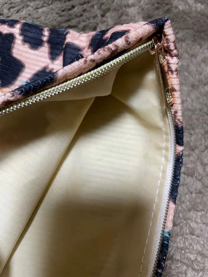 Trousse velours imprimé tigre fleuri – Neuve - photo numéro 5