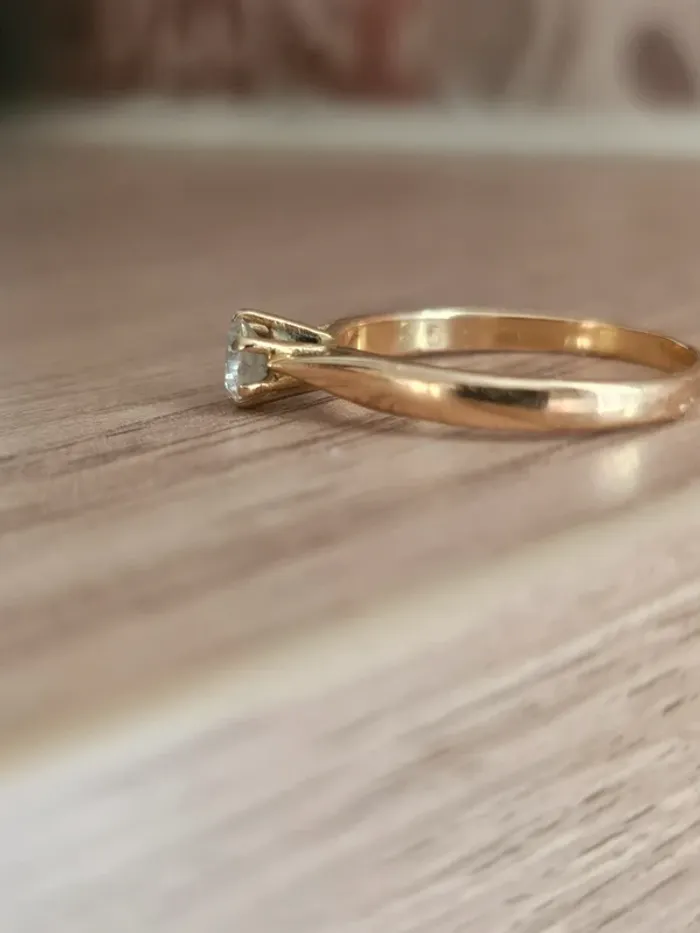 Bague or 18 carats – Taille 53/54 – pierre blanche scintillante - photo numéro 5
