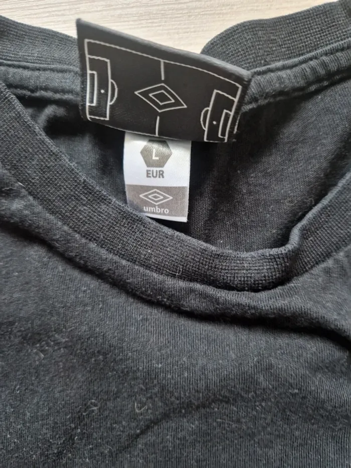 T-shirt Umbro noir taille L - photo numéro 4