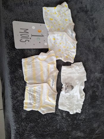 Lot combishorts 1 mois
