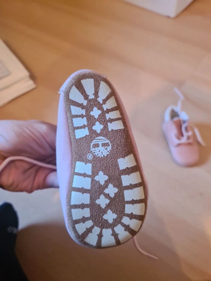 Petite chaussure Timberland taille17 - photo numéro 4