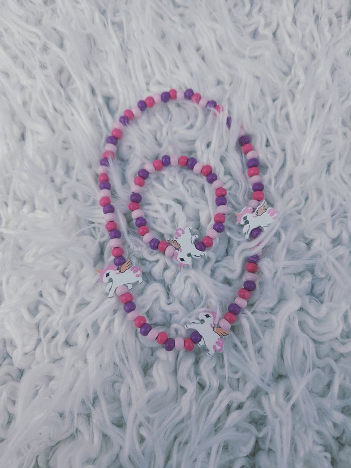 Lot de bracelets et colliers 🎅 - photo numéro 2