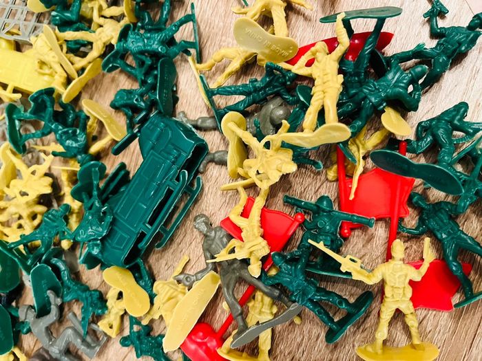 Mot petits soldats - photo numéro 2