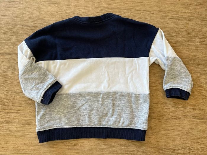 Sweat H&M 9 mois - photo numéro 2