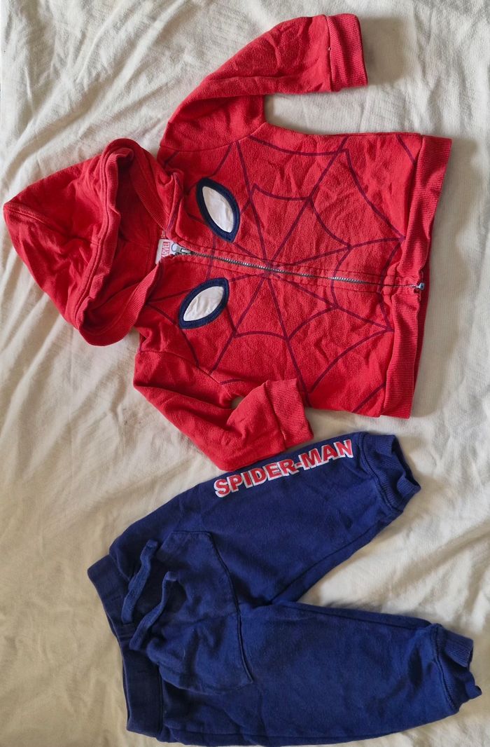 Ensemble jogging marvel 12 mois