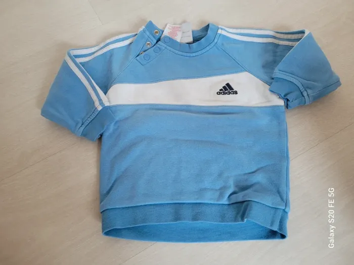 Pull Adidas 18 mois