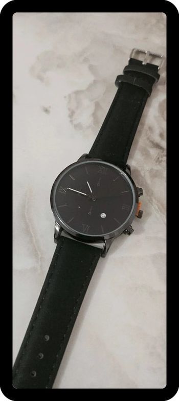 Montre neuve pour homme