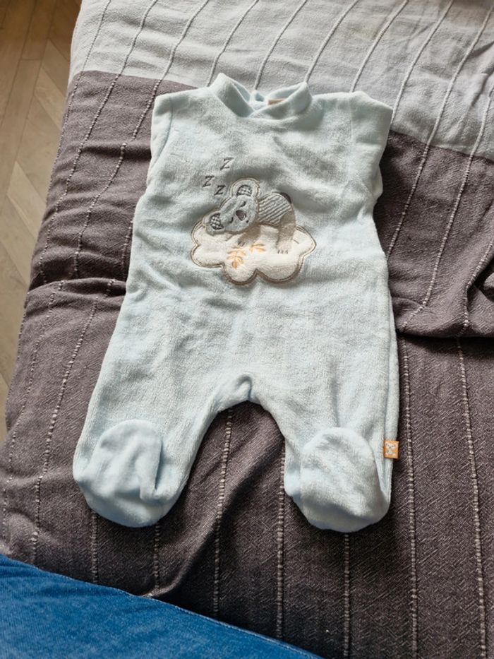Lot Pyjamas ,bonnet et chaussons pour bébé - photo numéro 3