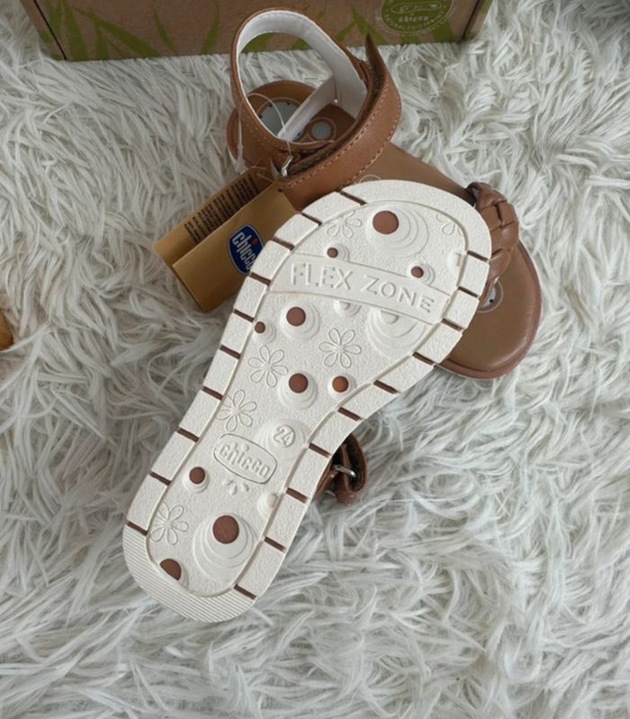 Paire de sandales Chicco taille 24 coloris marron - photo numéro 4