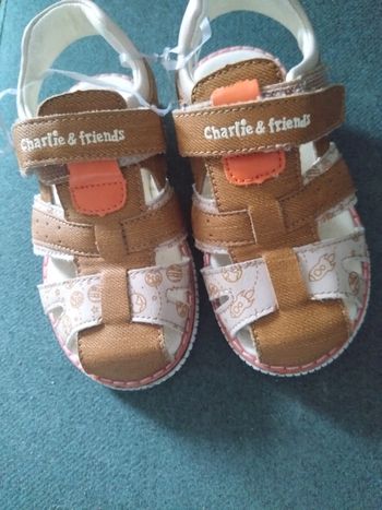 Nus pieds, taille 26