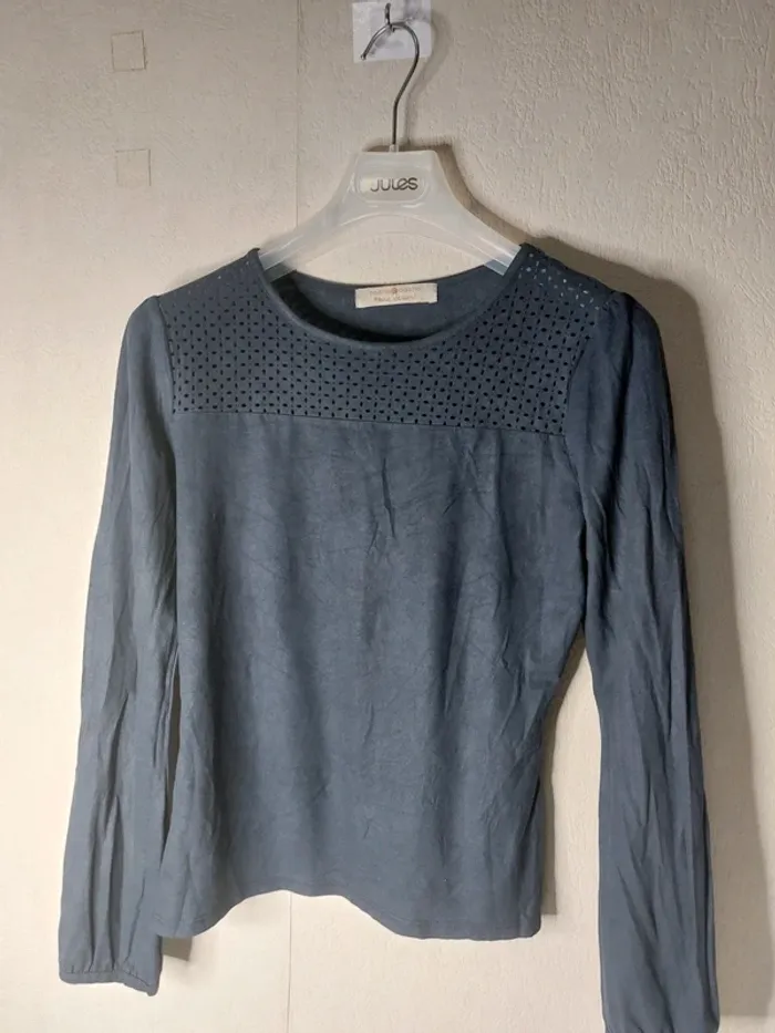 Tee-shirt bleu manche longue" cache cache"