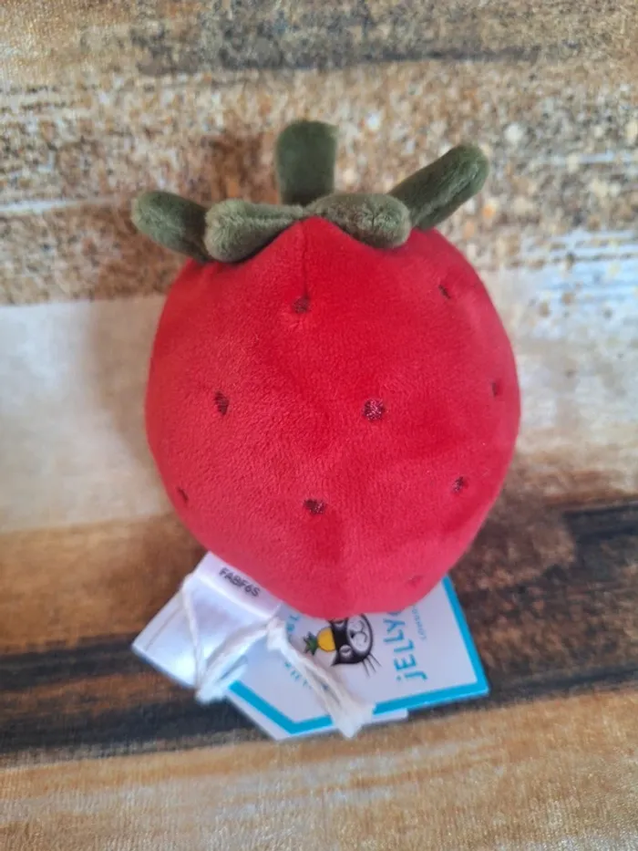 Fabulous Fruit Strawberry Jellycat retired BNWT - photo numéro 8