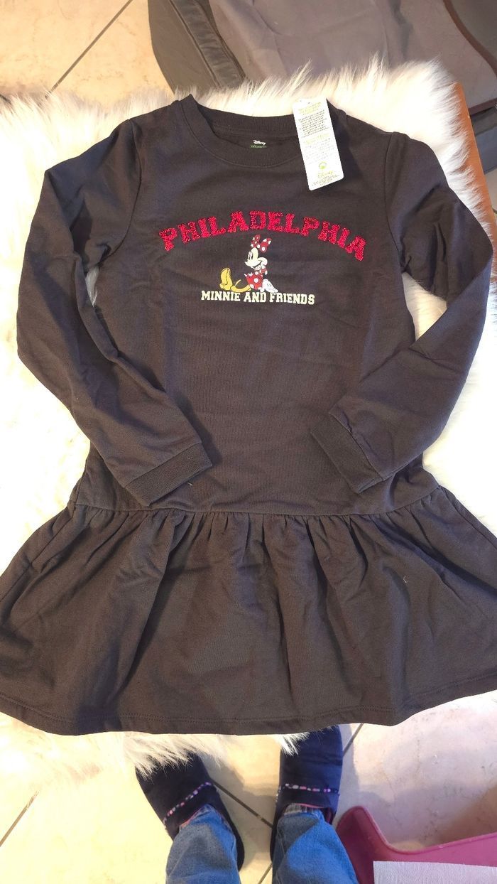 Neuve (non portée) 🏷🩷😍🤩 superbe robe molleton 10 ans fille😍🤩 - photo numéro 2