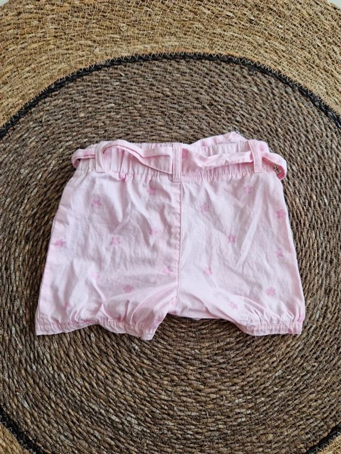 Joli short motifs fleurs taille 24 mois - photo numéro 3