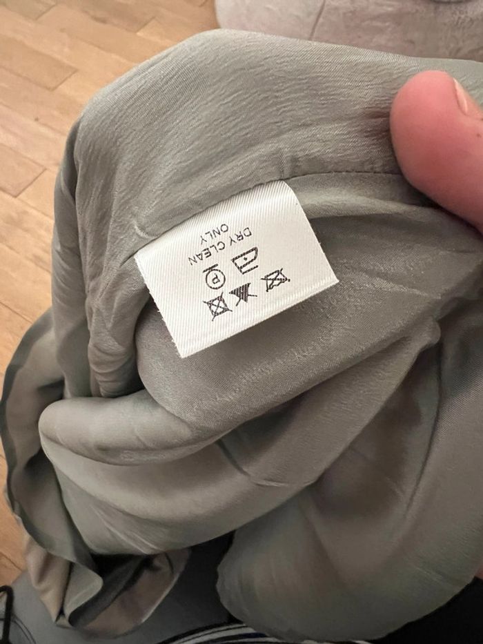 Vends robe maternité seraphine de luxe taille 46 très bon état en soie - photo numéro 3