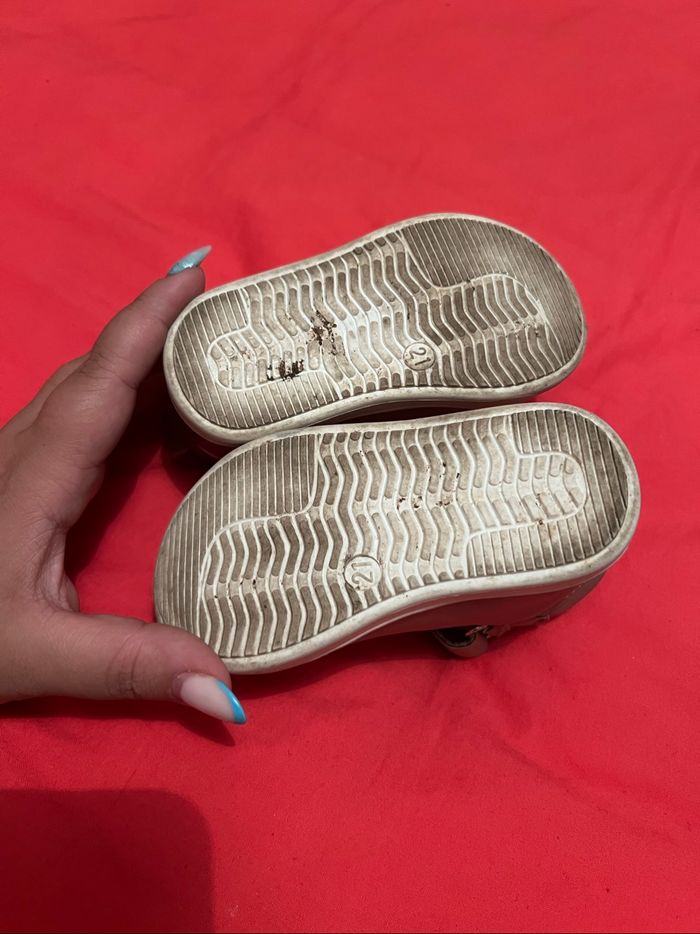 Paire de baskets fille pointure 21 marque Freemouss bon état - photo numéro 2