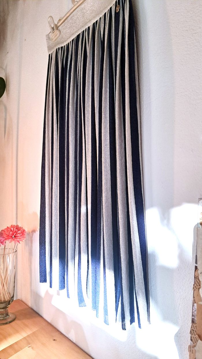 Jupe plissée à rayures scintillantes – Fly Girl – Taille M - photo numéro 2