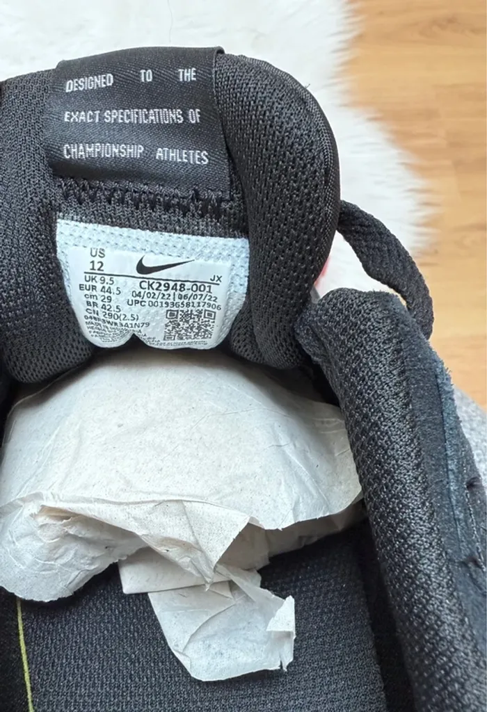 Nike Venture Runner – Taille 44.5 – noir/blanc – Neuf avec étiquette - photo numéro 12