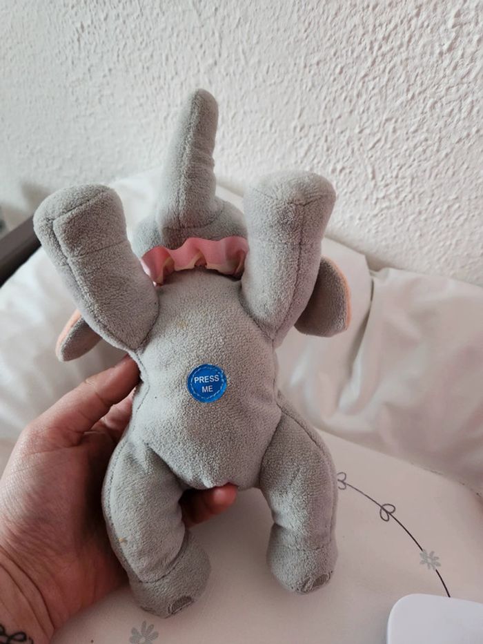 Peluche Dumbo musicale - photo numéro 2