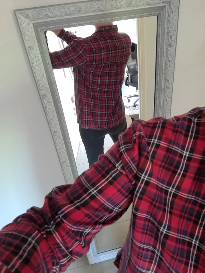 Chemise à carreaux rouge et noire - photo numéro 4