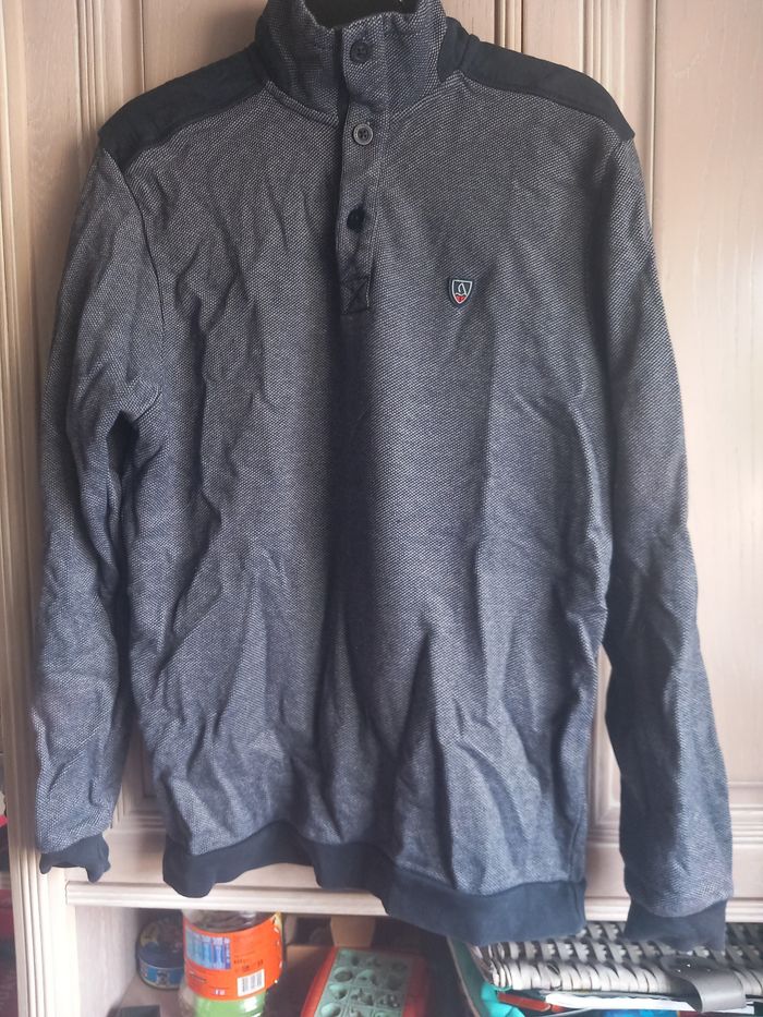 Pull col montant taille M Yacht collection
