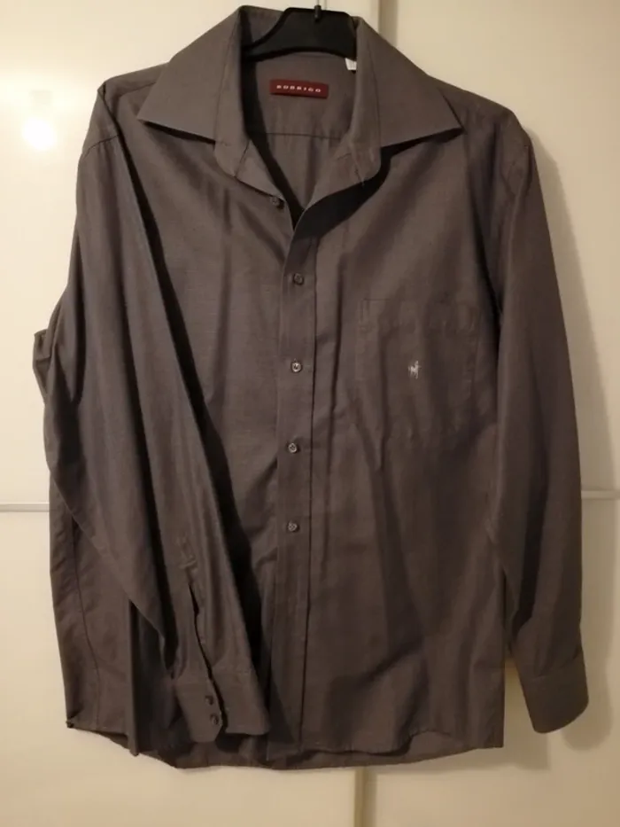 Chemise gris foncé