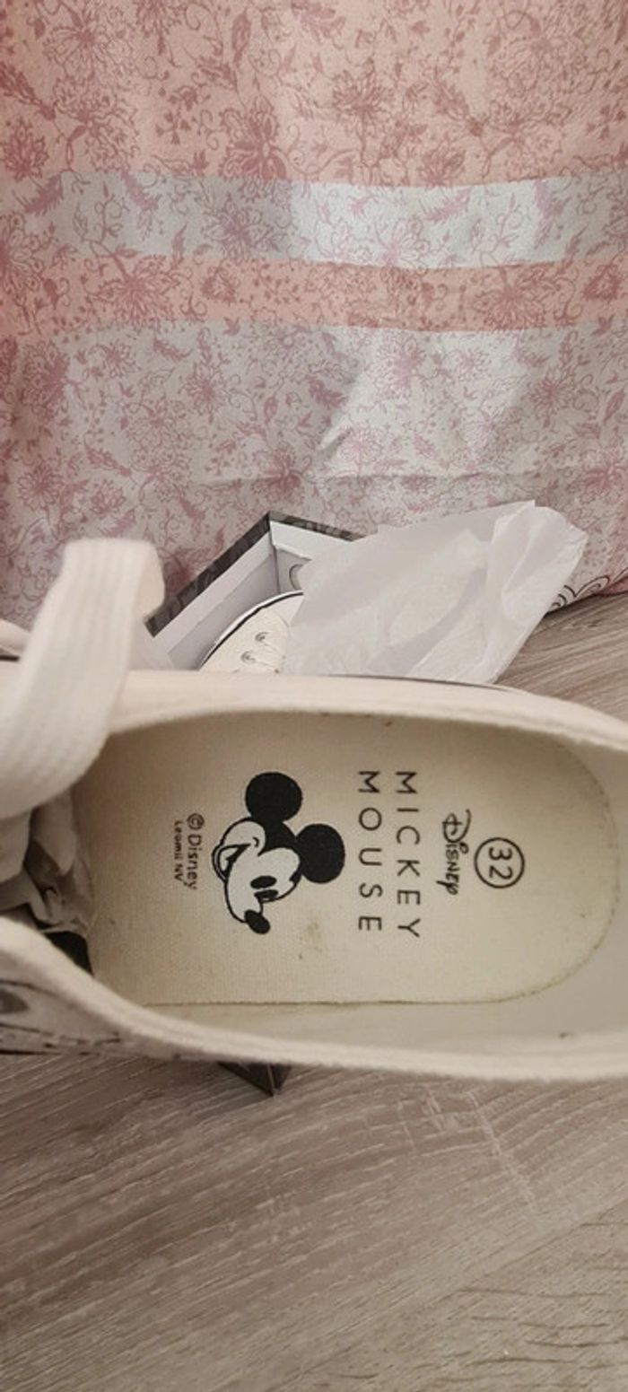 Chaussures basses minnie neuves 32 - photo numéro 3