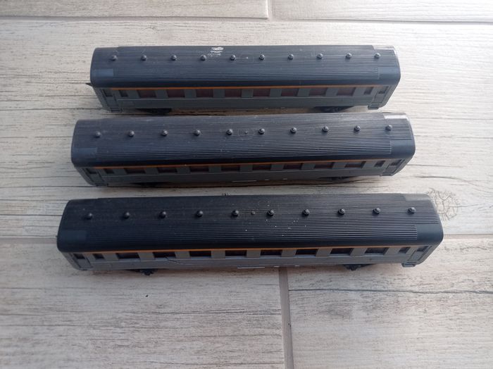 Lot de 3 wagons voyageurs miniatures - Jouef - 72v175 - photo numéro 2